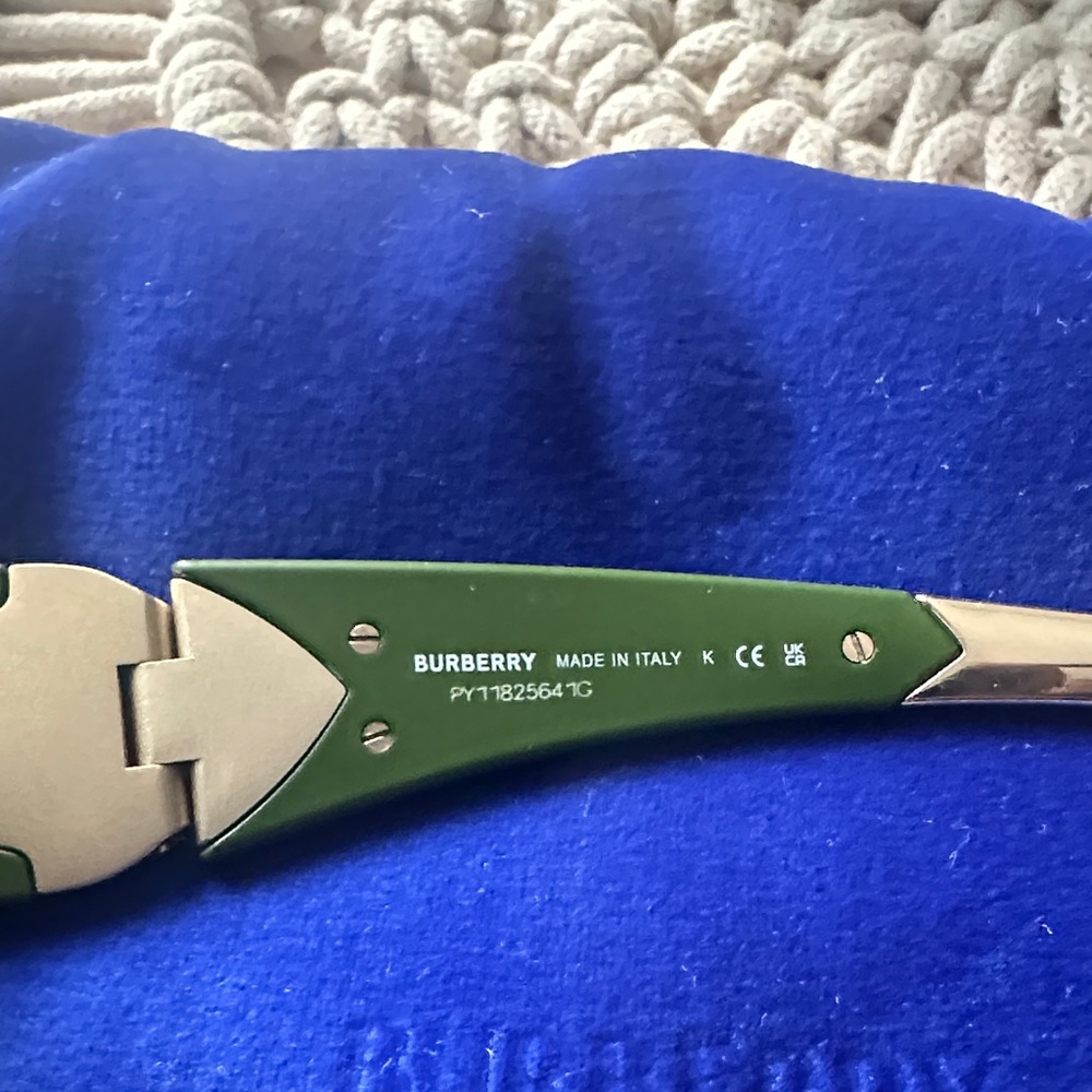 Burberry Olive Green Sunglasses with Blue Case *Unisex!* - Picture 10 of 16